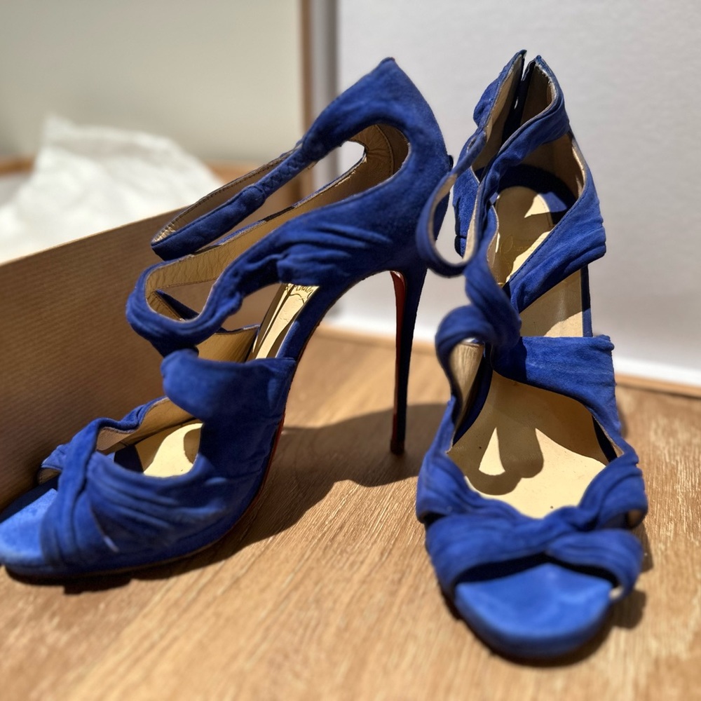 CHRISTIAN LOUBOUTIN HEELS